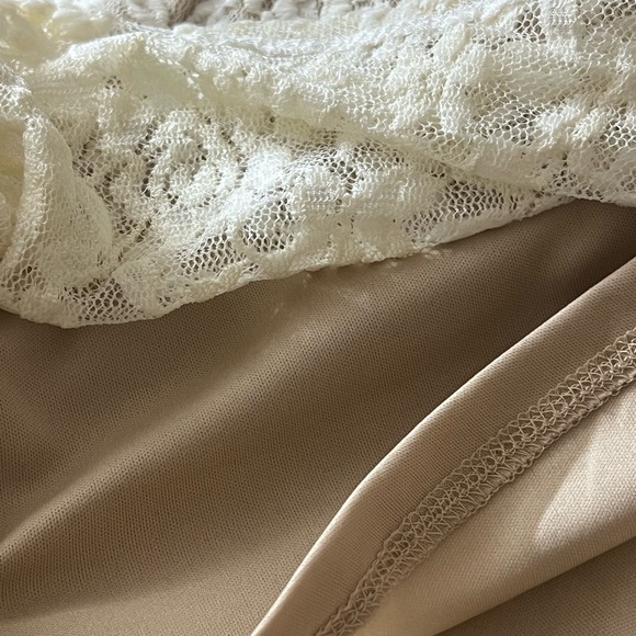 Cream Lace Sleeveless Dress - Picture 6 of 6